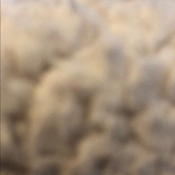 Fayzeh Abuisnaineh - Poshmark Profile Picture of Fayzeh Abuisnaineh (@umkice) on Poshmark