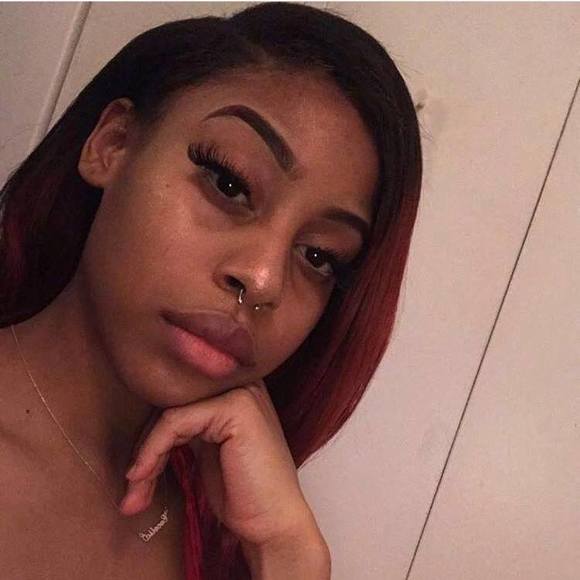 Cecelia Ayton - Poshmark Profile Picture of Cecelia Ayton (@ceciilly) on Poshmark