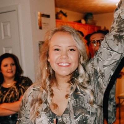 Profile Picture of Abby Collier (@AbbyLeAnn15) on Twitter