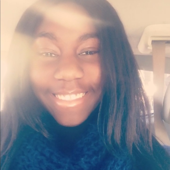 Stephanie Bropleh - Poshmark Profile Picture of Stephanie Bropleh (@sbropleh) on Poshmark