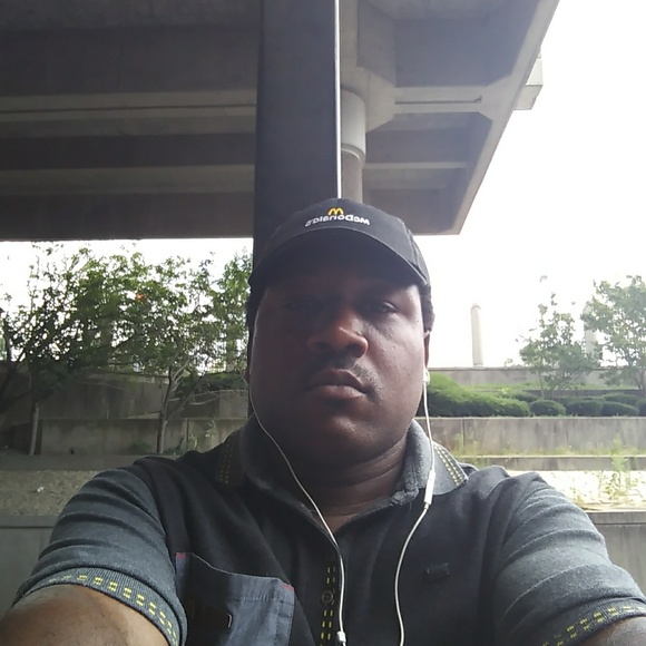 Profile Picture of John Ridley (@johnridley1) on Poshmark