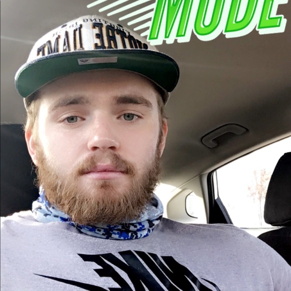 Profile Picture of Chris Wagoner (@cjwagoner80) on Poshmark