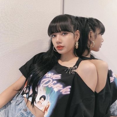 Profile Picture of LISA 🌸 (@PuttipongPongs2) on Twitter