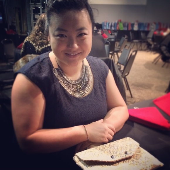 Profile Picture of Aunna Klemp (@aduckyk) on Poshmark