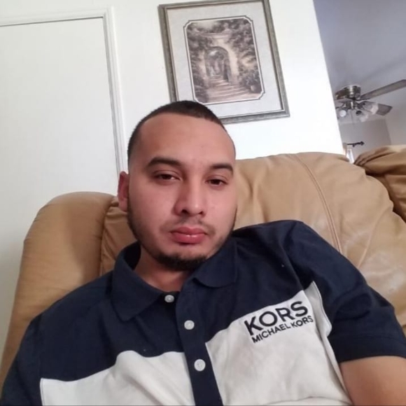 Profile Picture of Gilbert Moreno (@gilbertmorenojr) on Poshmark