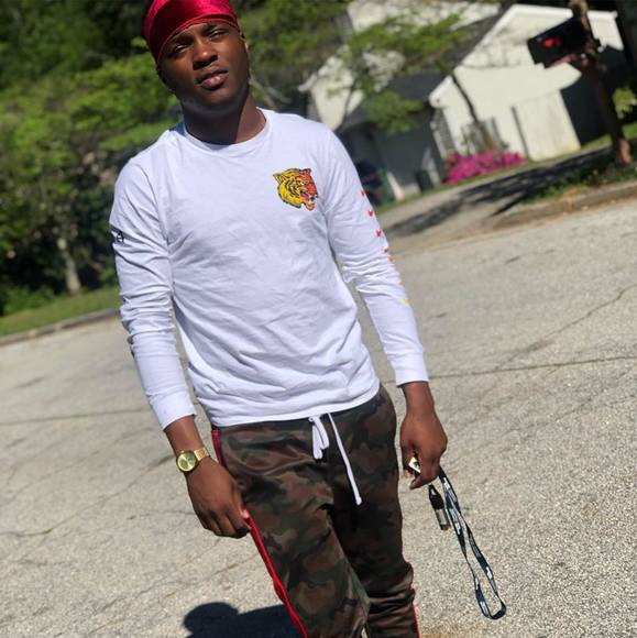 Profile Picture of Malik Surrett (@malik211y) on Poshmark