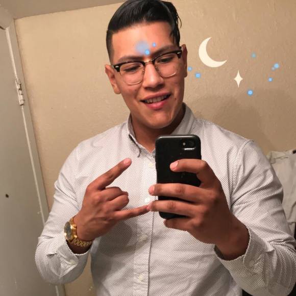 Profile Picture of Aaron Madrigal (@madrigal77) on Poshmark