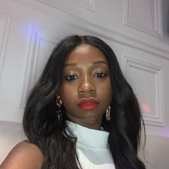 Profile Picture of Santanya Mcclary (@santanyam) on Poshmark