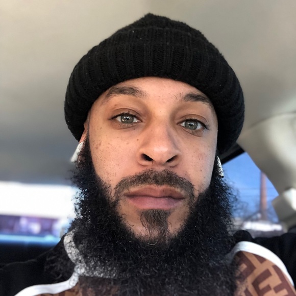 Profile Picture of Thomas Hawkins (@thawkins202) on Poshmark