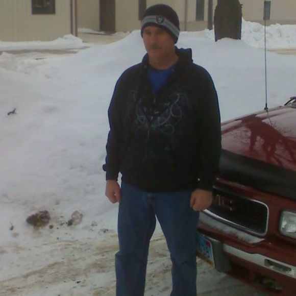 Profile Picture of Dave Mahutga (@mahutgad) on Poshmark