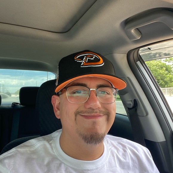 Profile Picture of Raymond Balderas (@rayy4real) on Poshmark