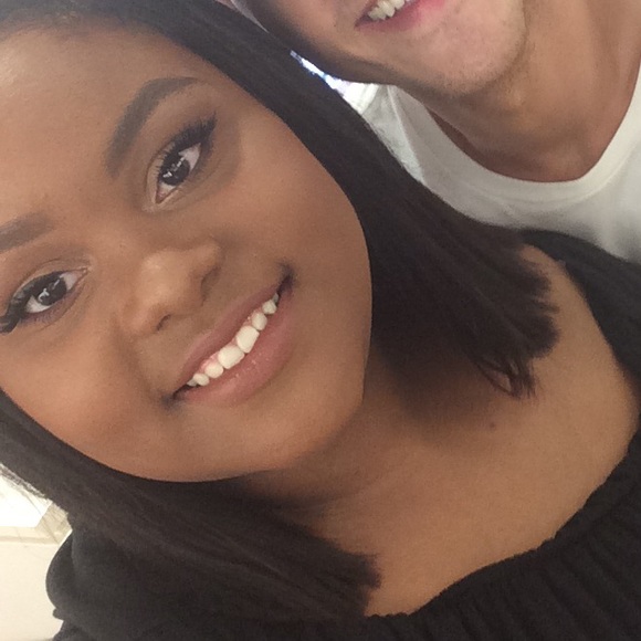 Profile Picture of Alexyss Jolivette (@alexyssjoli) on Poshmark