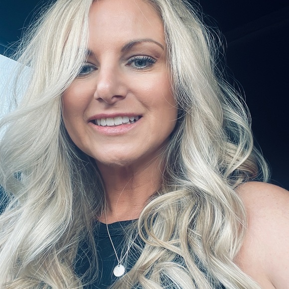 Profile Picture of Kellie Miller (@kellie1207) on Poshmark