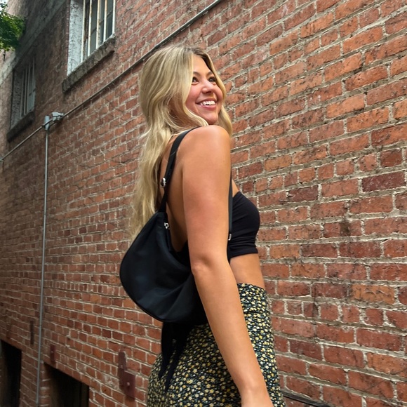 Profile Picture of Jacklyn Mcclearnen (@jjjacklynnn) on Poshmark