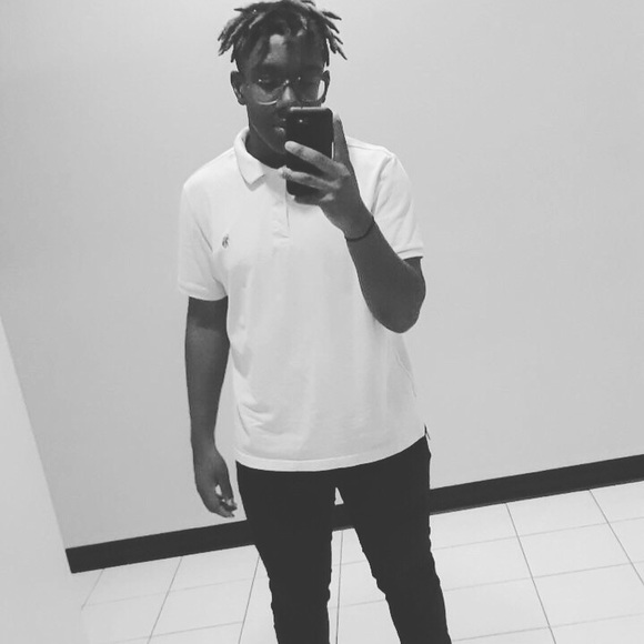 Profile Picture of Jonathan Boozer (@lilboozy) on Poshmark