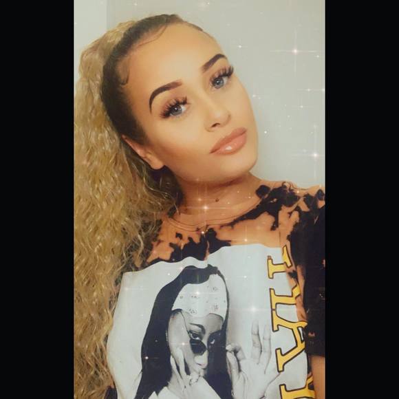 London Davis - Poshmark Profile Picture of London Davis (@londondavis93) on Poshmark