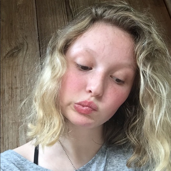 Profile Picture of Katelyn Patterson (@katelyn_80) on Poshmark