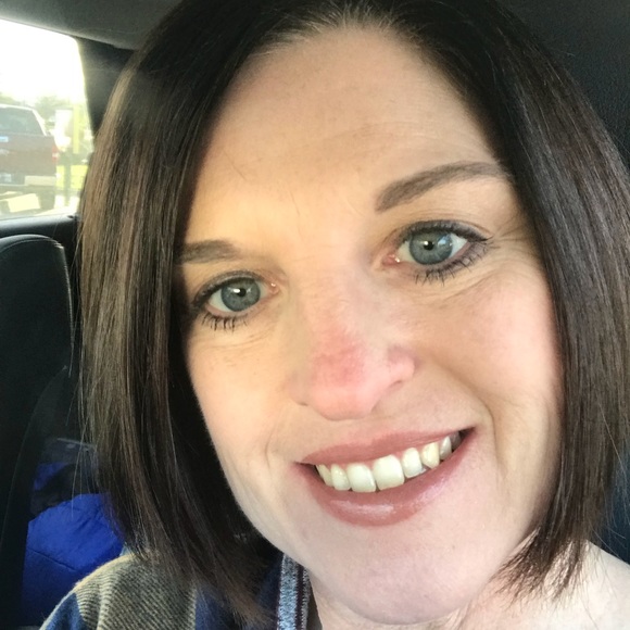 Profile Picture of Jeri Bielefeldt (@tsquad18) on Poshmark