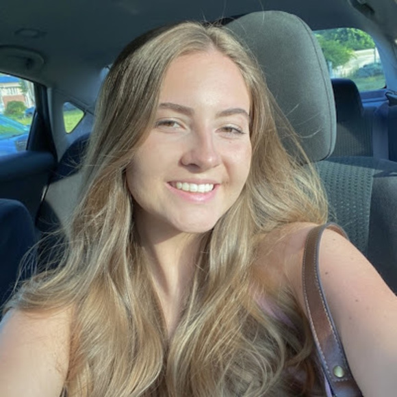 Profile Picture of Jacqui Baldino (@jacquibrenee) on Poshmark