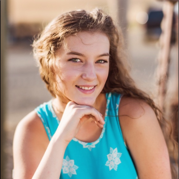 Profile Picture of Jadyn Guske (@jadynguske) on Poshmark