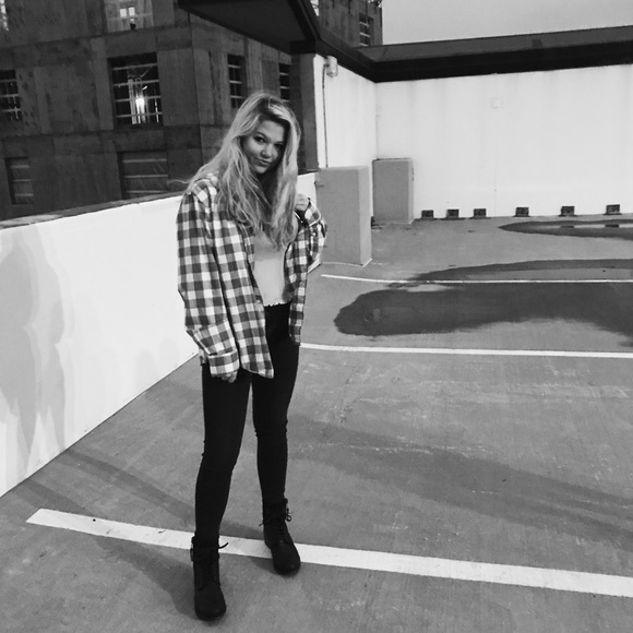 Profile Picture of Sidney Stevenson (@sidneykizzle) on Poshmark