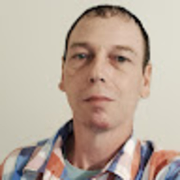 Profile Picture of Robert Hanthorn (@hanthornrobert) on Poshmark
