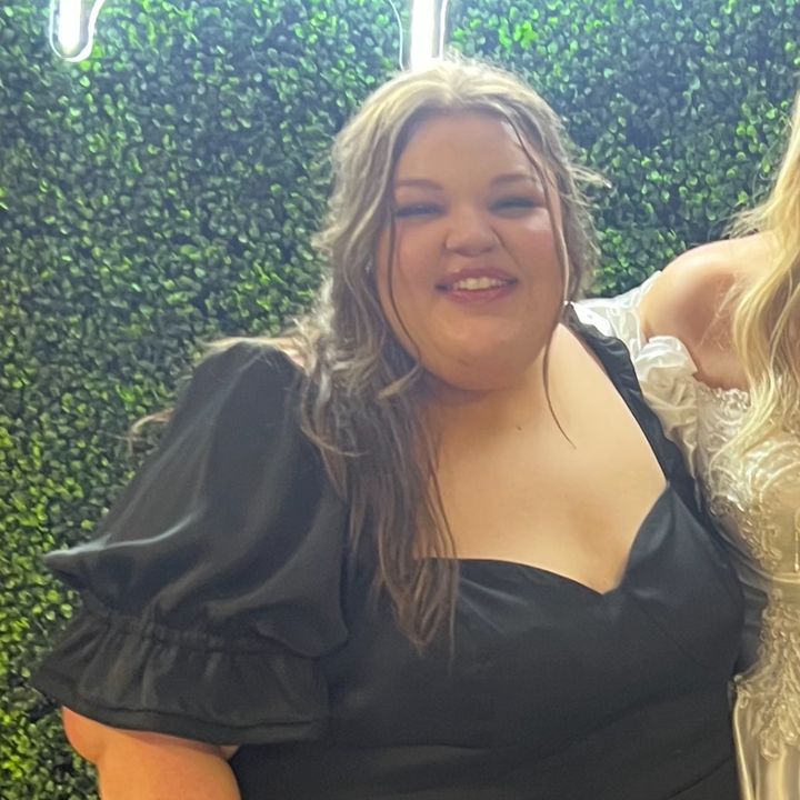 Jillian West - Tiktok Profile Picture of Jillian West (@jillian_west_) on Tiktok