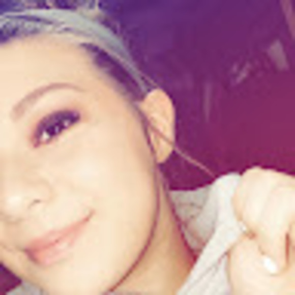 Profile Picture of April Fritchman (@87fritchman) on Poshmark