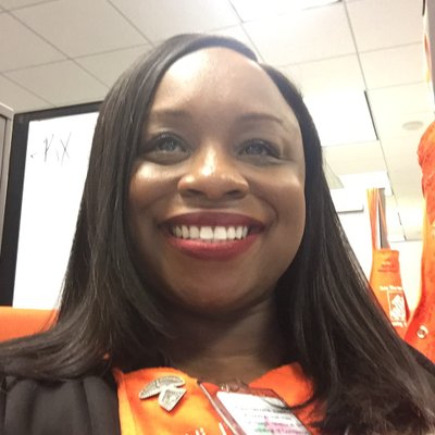 Profile Picture of Dee Dee Crawford (@DeeDeeDavidHDU) on Twitter