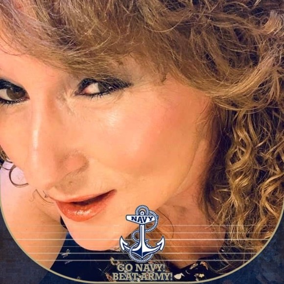 Profile Picture of Terri Gilberto (@terrigilberto) on Poshmark