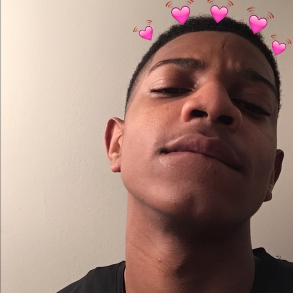 Profile Picture of Kris During (@kd99x) on Poshmark