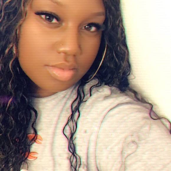 Profile Picture of Sabree Crayshawn (@breeezie) on Poshmark