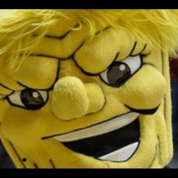 Profile Picture of Alice Daood (@madaood) on Poshmark