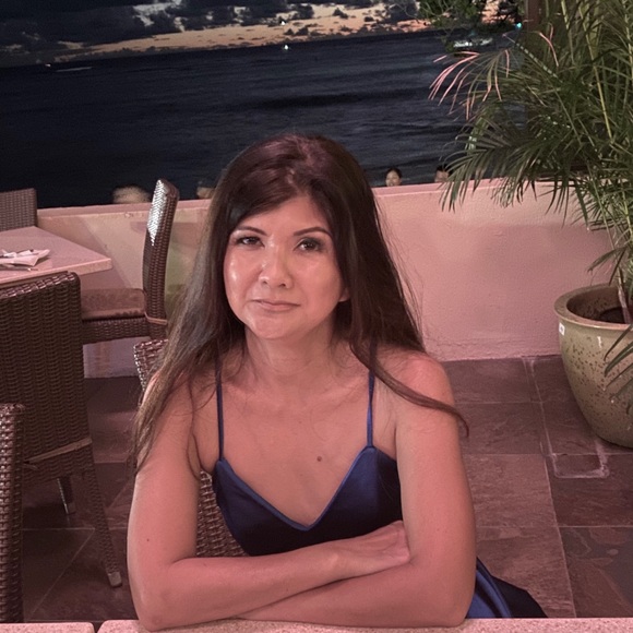 Profile Picture of Meyang Caminos (@meyang808) on Poshmark