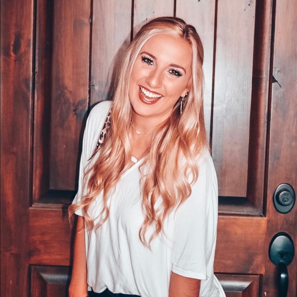 Paige Tabor - Poshmark Profile Picture of Paige Tabor (@taborpai000) on Poshmark