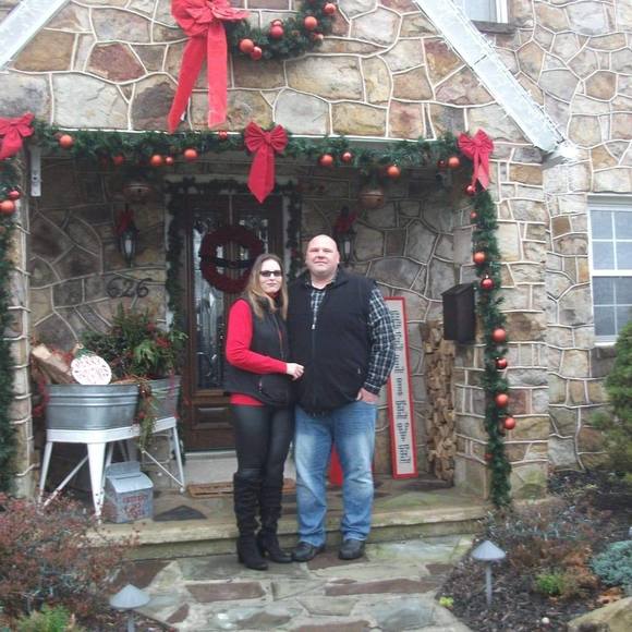 Profile Picture of Brandon Thornton (@goofybt1983) on Poshmark