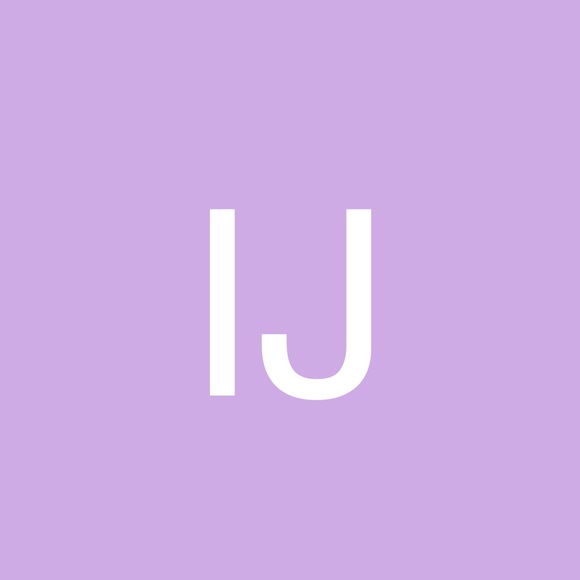 Profile Picture of Isabella James (@james35577) on Poshmark