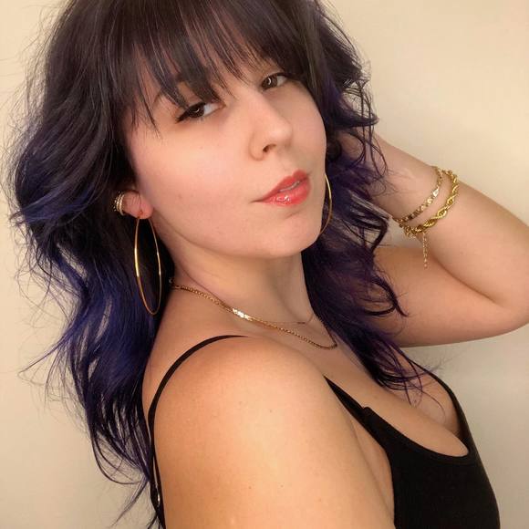 Profile Picture of Liz Borgatti (@borgattie) on Poshmark