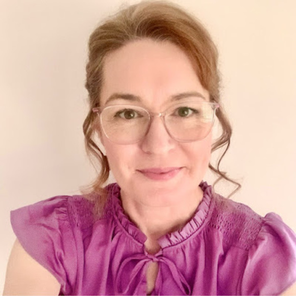 Profile Picture of Joanne Graham (@joannegraham413) on Poshmark