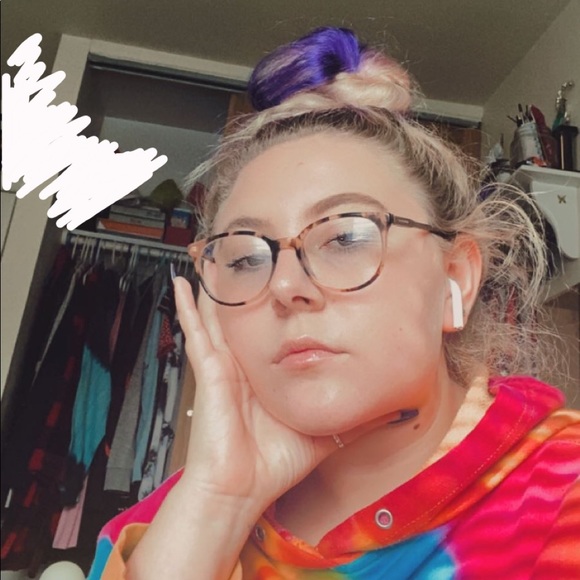 Profile Picture of Hailey Mcgainey (@hailey1008) on Poshmark