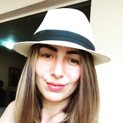 Profile Picture of Claudia Borba (@claudinhaaborba) on Twitter