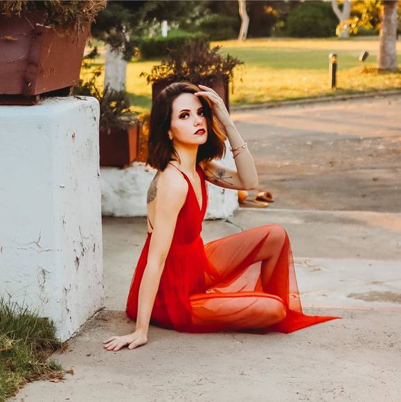 Profile Picture of Taylor Needham (@taylorneedham3) on Poshmark