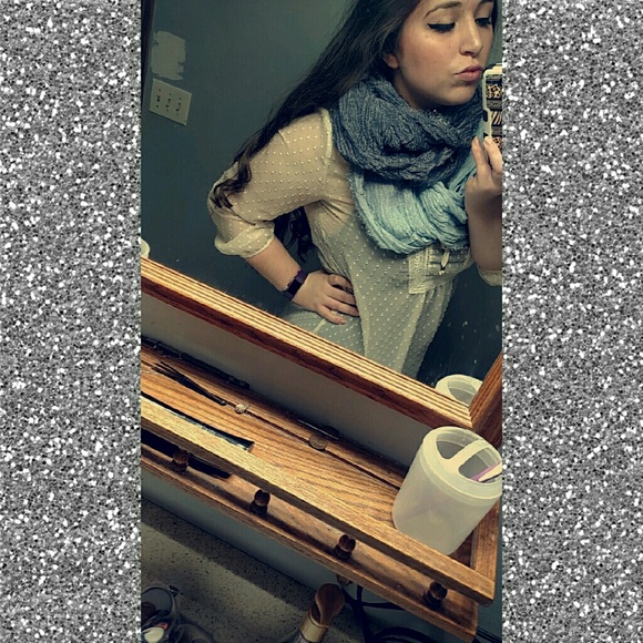 Profile Picture of Mackaela Puchta (@mackaelamae) on Poshmark