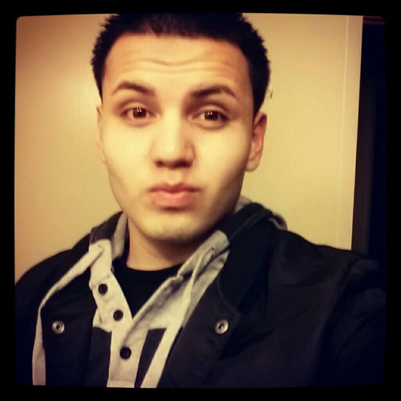 Edward Ventura - Poshmark Profile Picture of Edward Ventura (@edward_ventura) on Poshmark