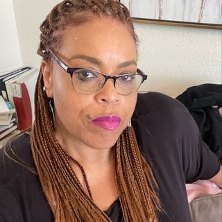 Profile Picture of Sandra L. Stultz, LMFT (@the_therapist_lmft) on Instagram