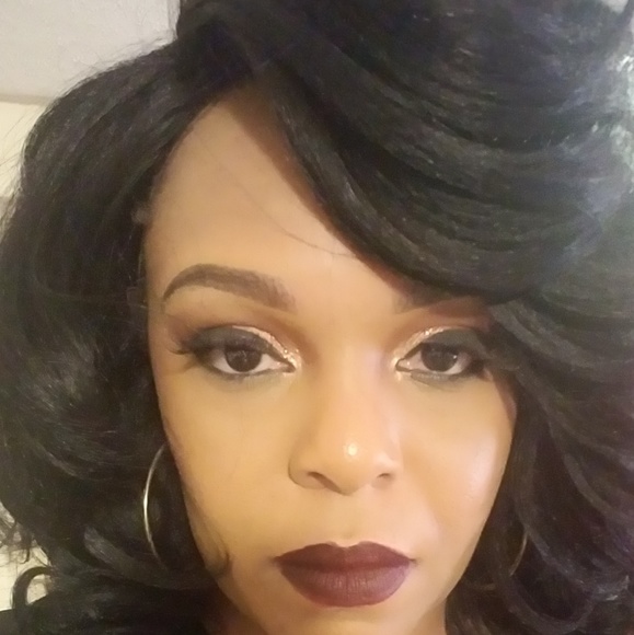 Profile Picture of Shaneka Dunnigan (@shaneka1982) on Poshmark