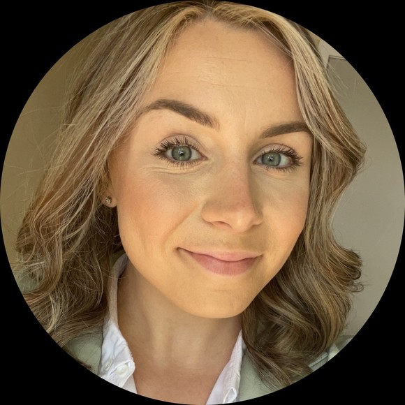 Profile Picture of Amanda Frederick (@afrederick18) on Poshmark