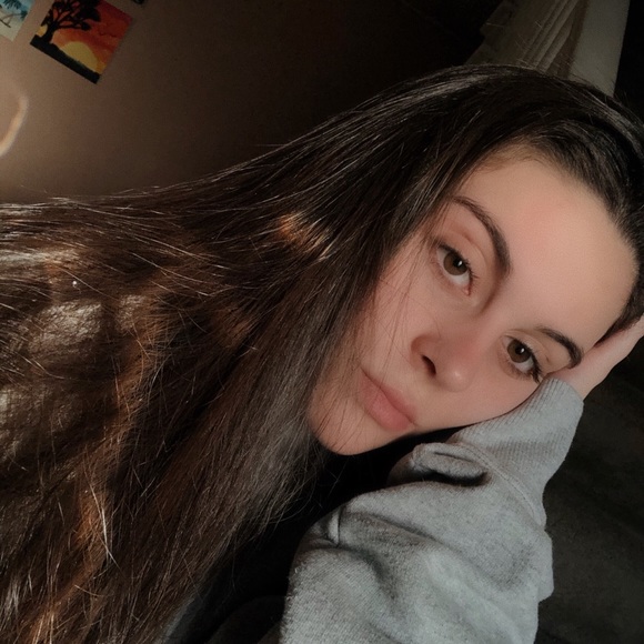 Profile Picture of Kyrsten Matlack (@kmatlack16) on Poshmark