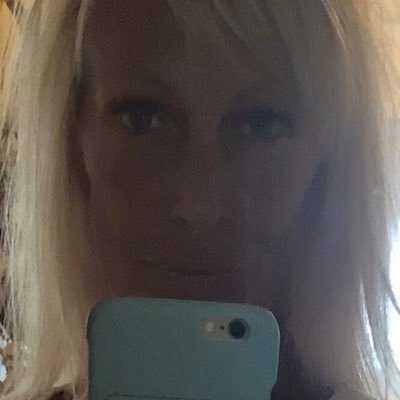 Profile Picture of Rhonda Jimenez (@rnda0418) on Twitter