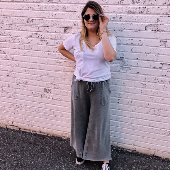 Profile Picture of Lisa Losquadro (@lisalos24) on Poshmark